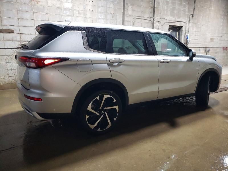 2023 Mitsubishi Outlander se