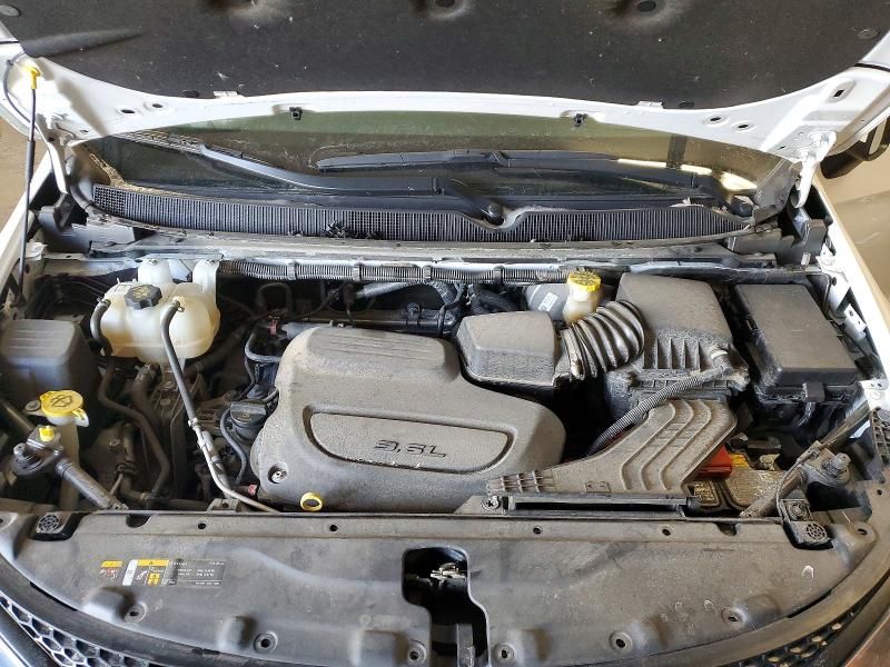 2023 Chrysler Voyager lx