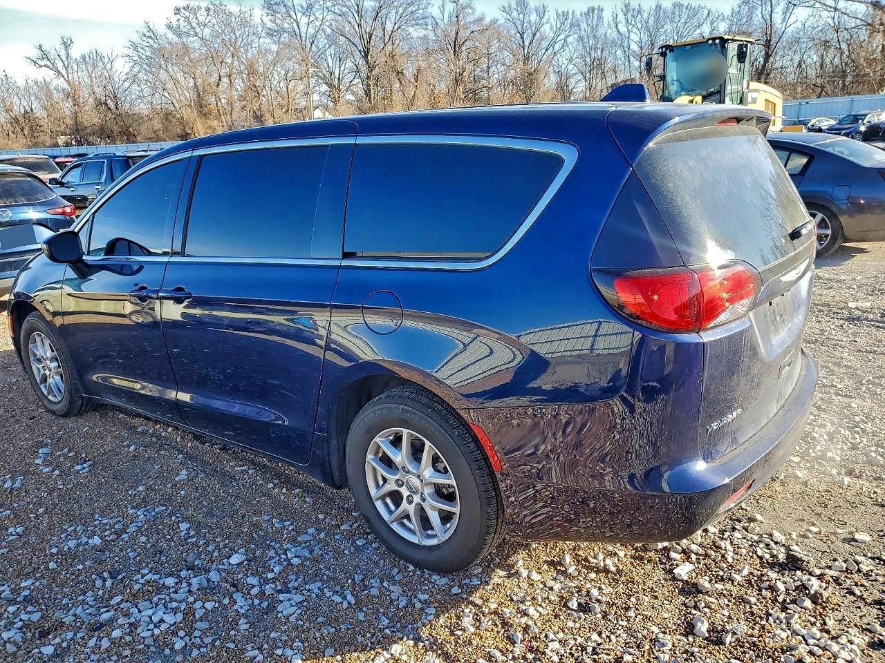 2020 Chrysler Voyager lx