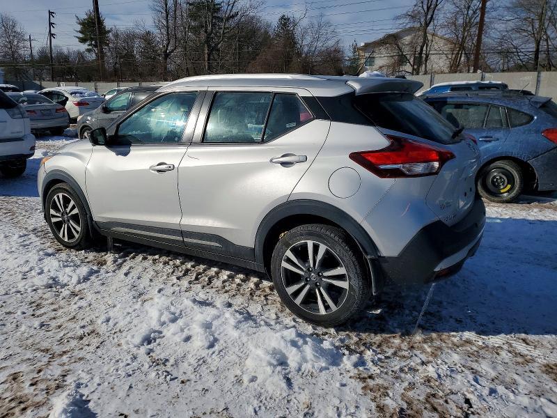 2020 Nissan Kicks sr