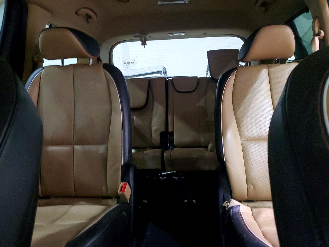 2017 KIA Sedona lx