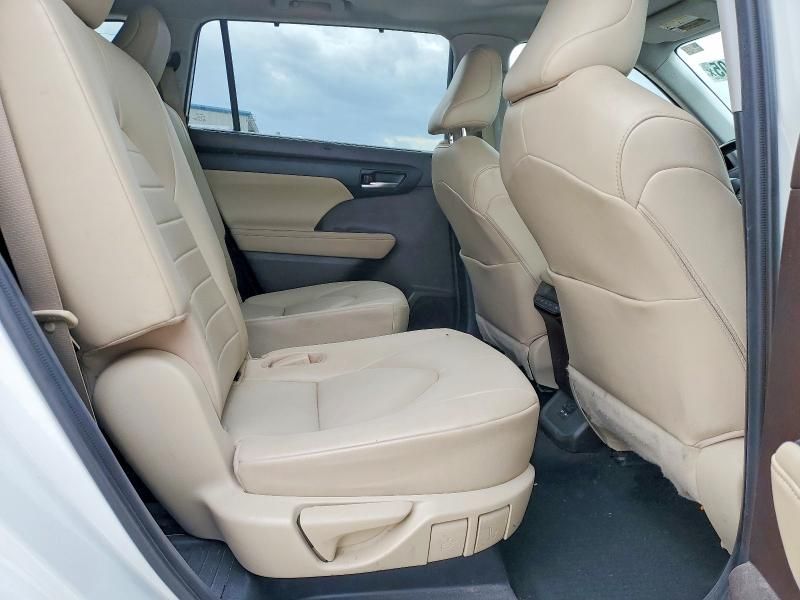 2021 Toyota Highlander xle