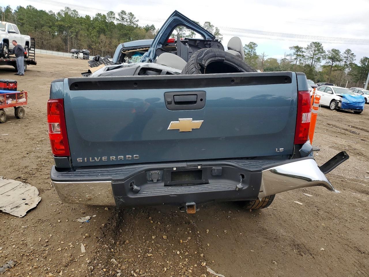 2011 Chevrolet Silverado C1500 LS