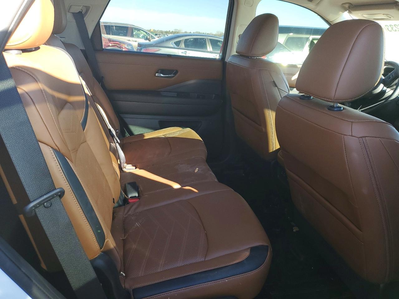 2023 Nissan Pathfinder Platinum
