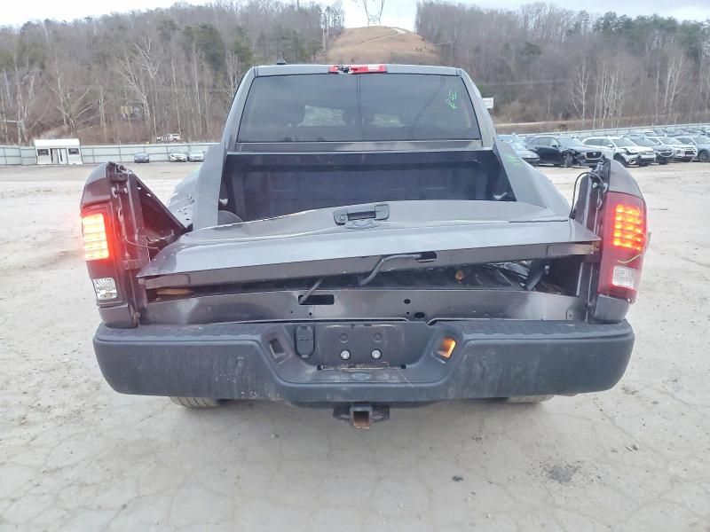 2022 Dodge Ram 1500 Classic slt