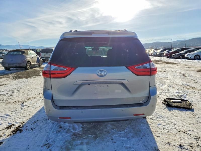 2017 Toyota Sienna xle