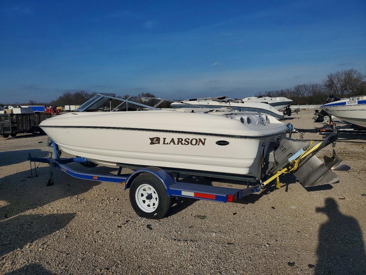 2003 Larson Boat
