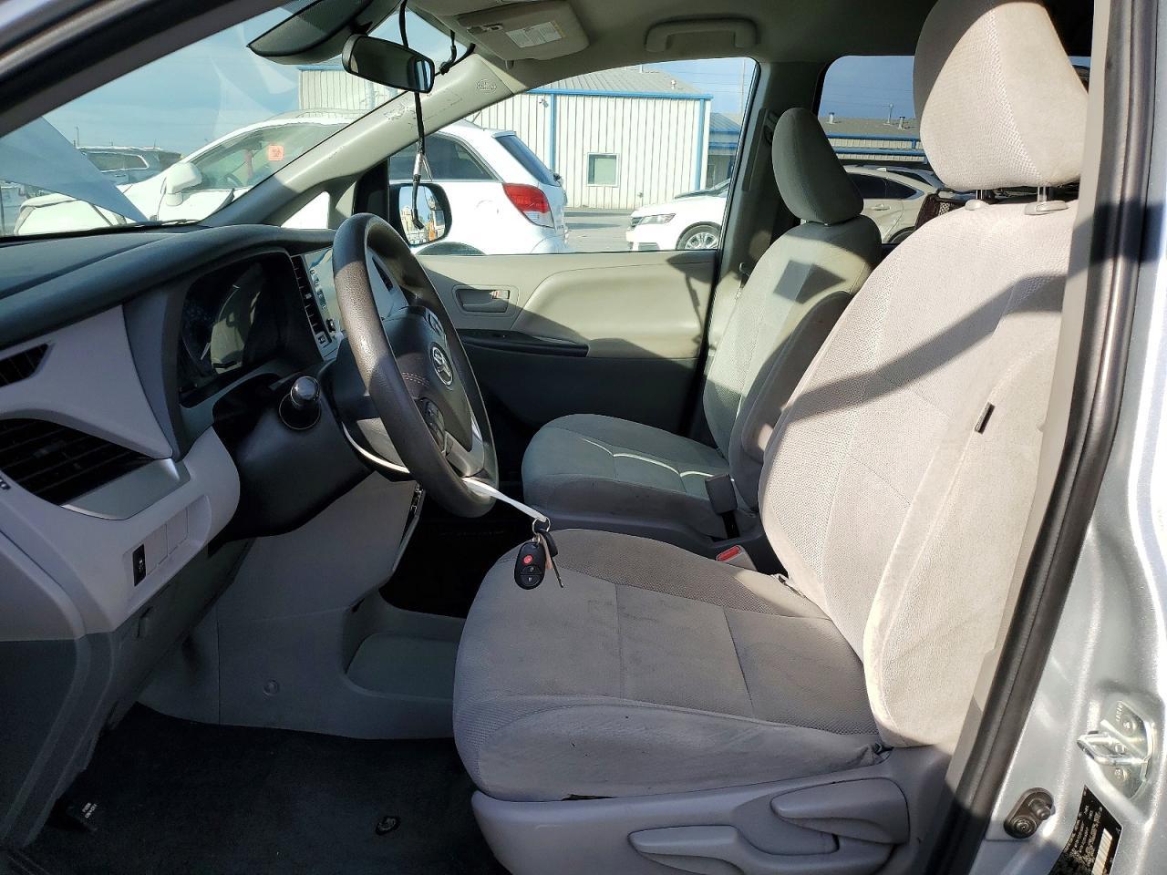 2020 Toyota Sienna l