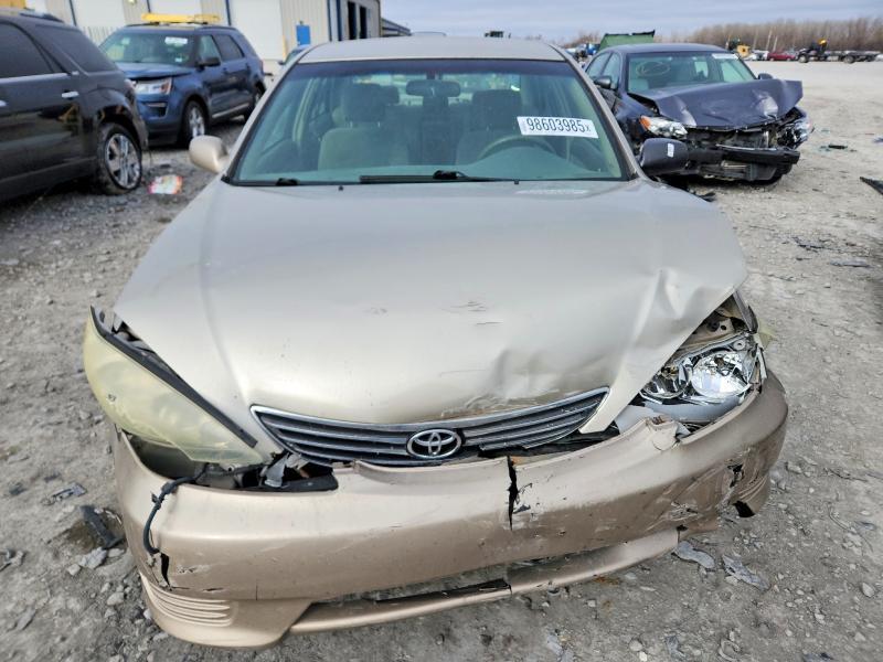 2005 Toyota Camry le