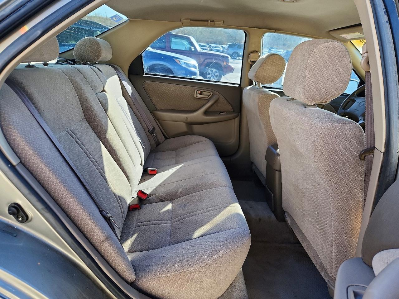 2000 Toyota Camry le