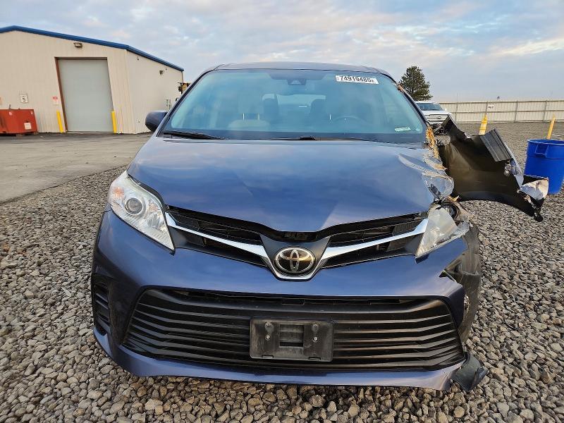 2019 Toyota Sienna le 8-passenger