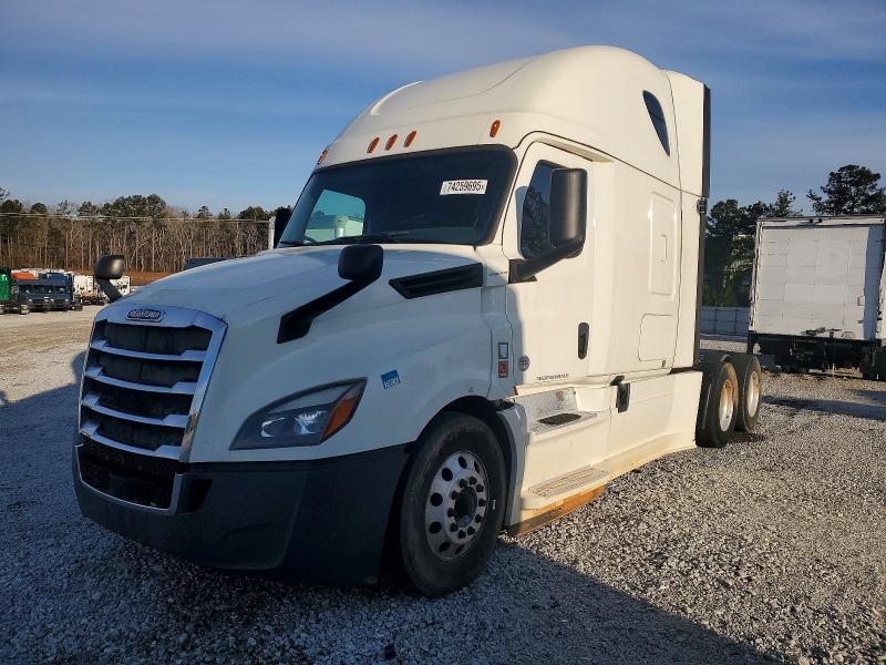 2019 Freightliner Cascadia 126 Semi Truck