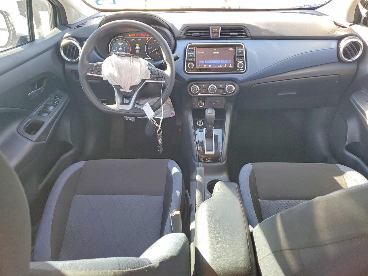 2025 Nissan Versa sv