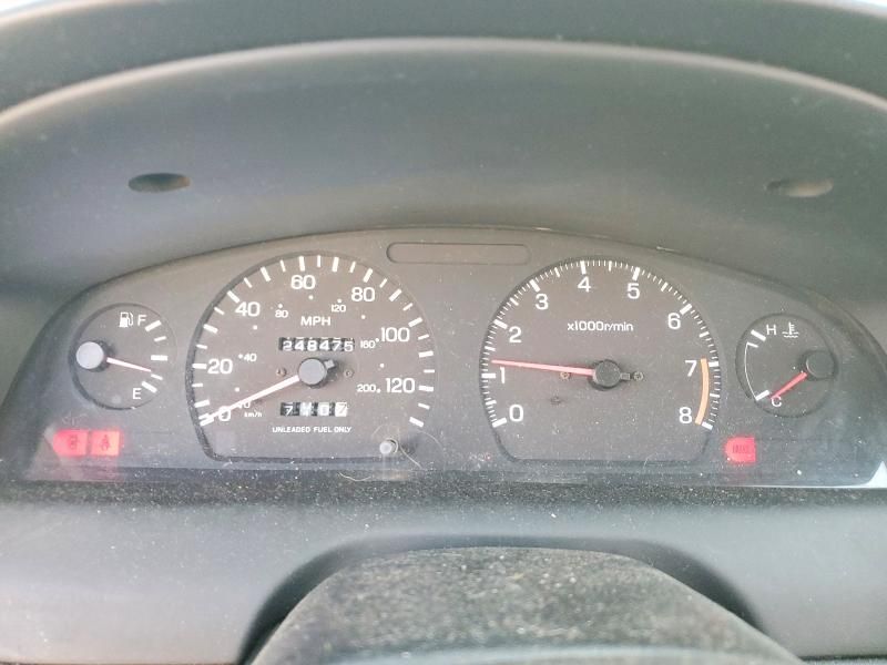 1999 Nissan Sentra Base