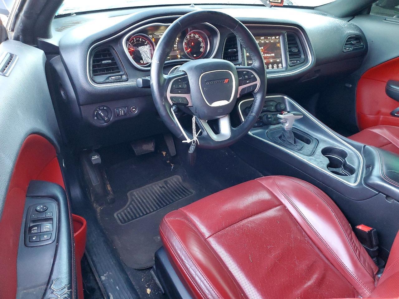 2017 Dodge Challenger sxt