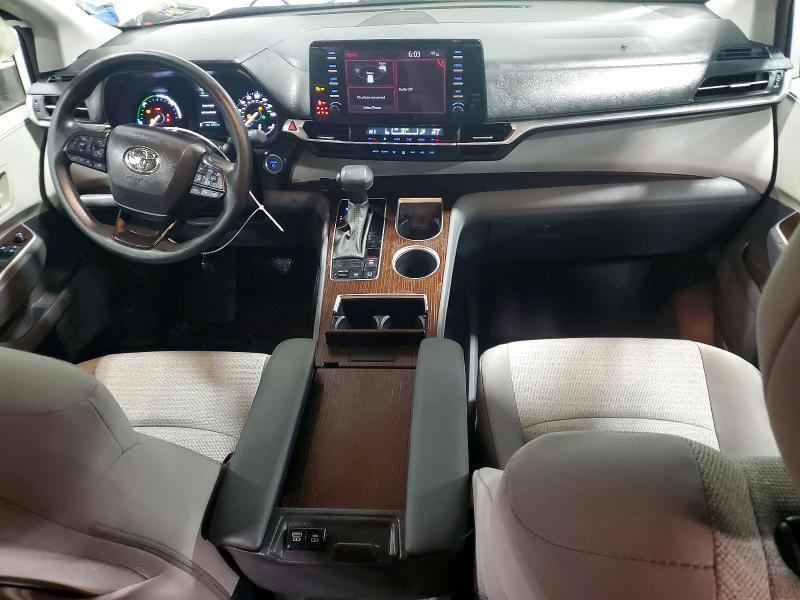 2023 Toyota Sienna le