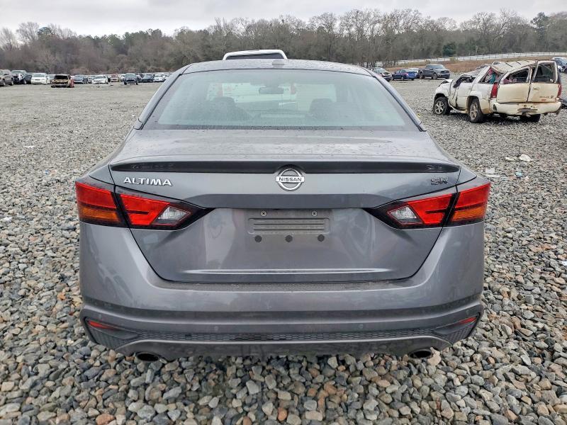 2020 Nissan Altima sr