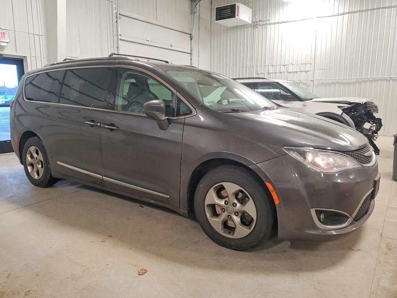 2017 Chrysler Pacifica Touring l Plus