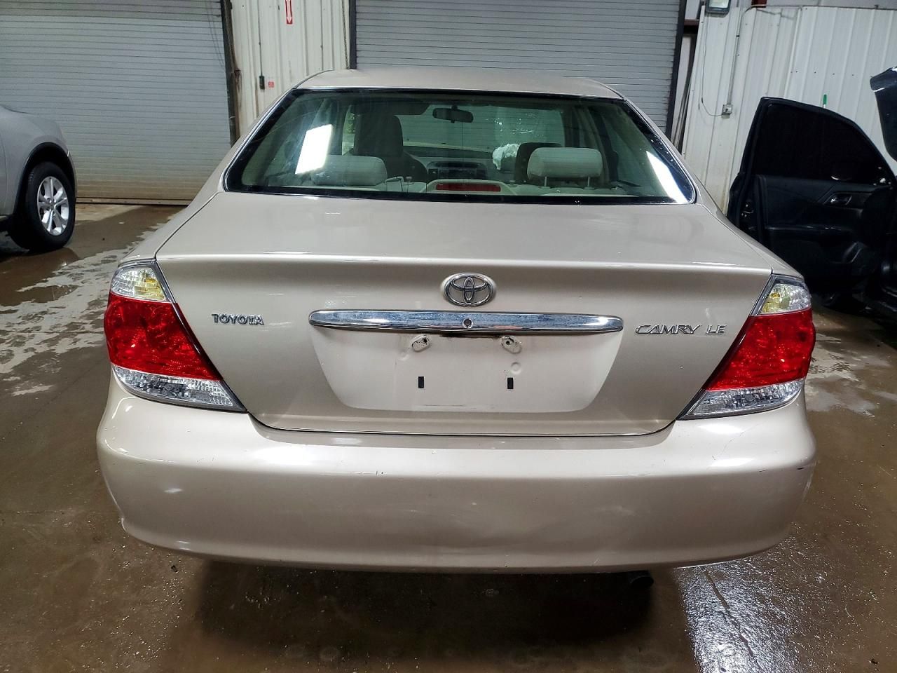 2005 Toyota Camry le