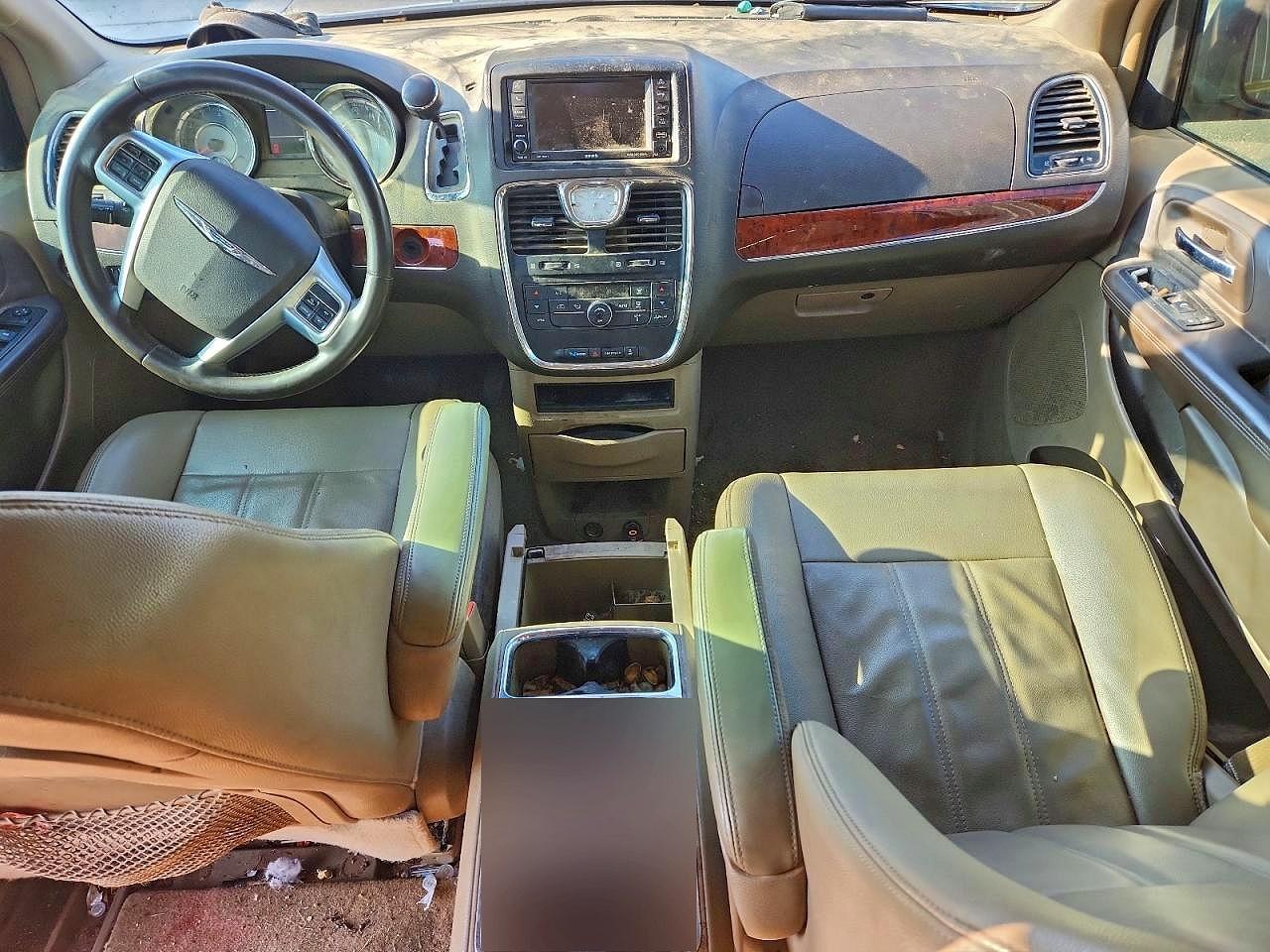 2013 Chrysler Town & Country Touring
