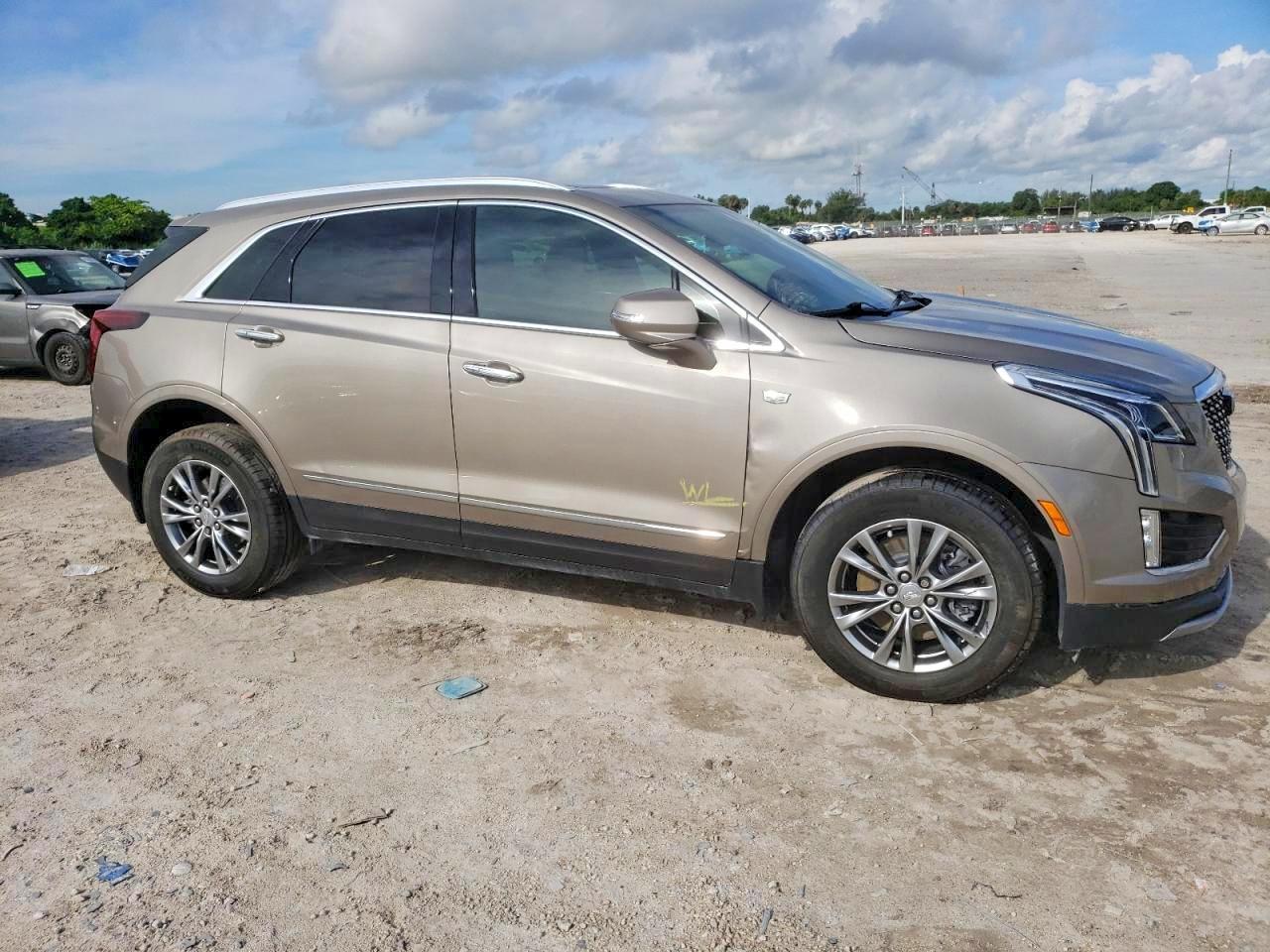 2022 Cadillac XT5 Premium Luxury