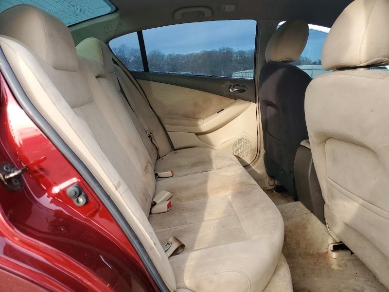 2010 Nissan Altima Base