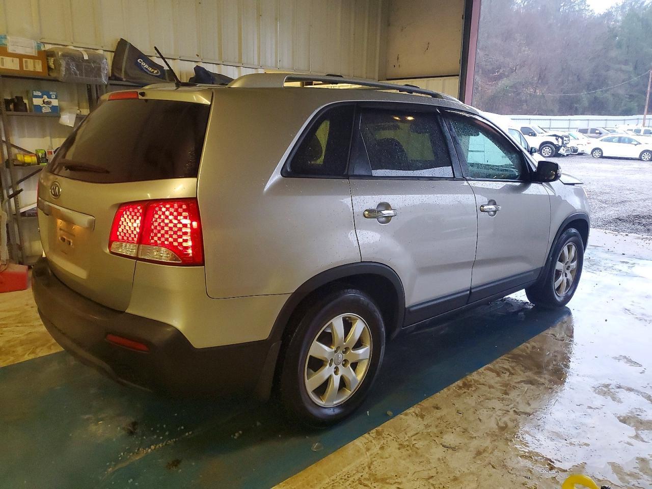 2013 KIA Sorento lx