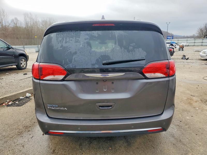 2019 Chrysler Pacifica Touring l