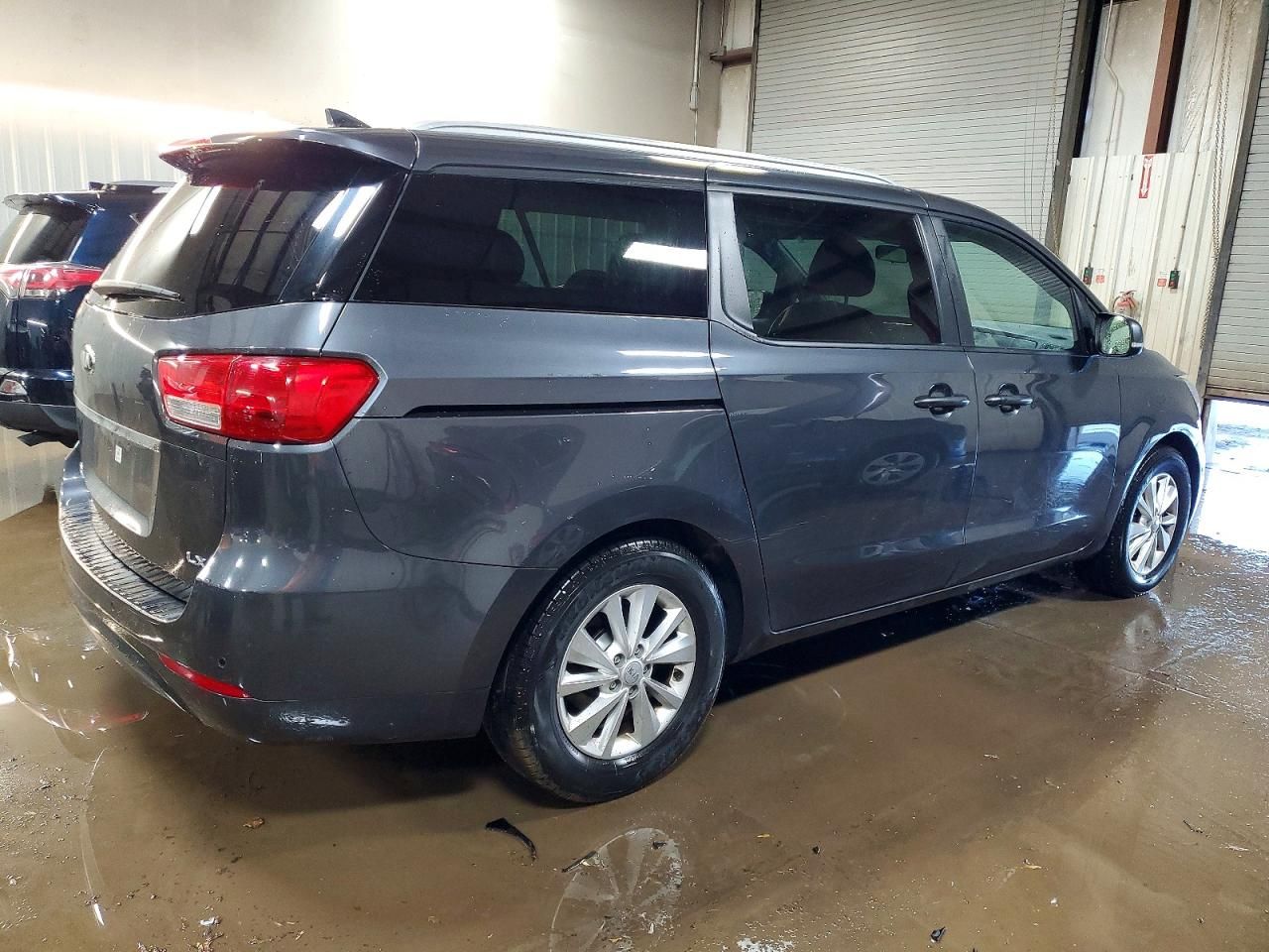 2017 KIA Sedona lx
