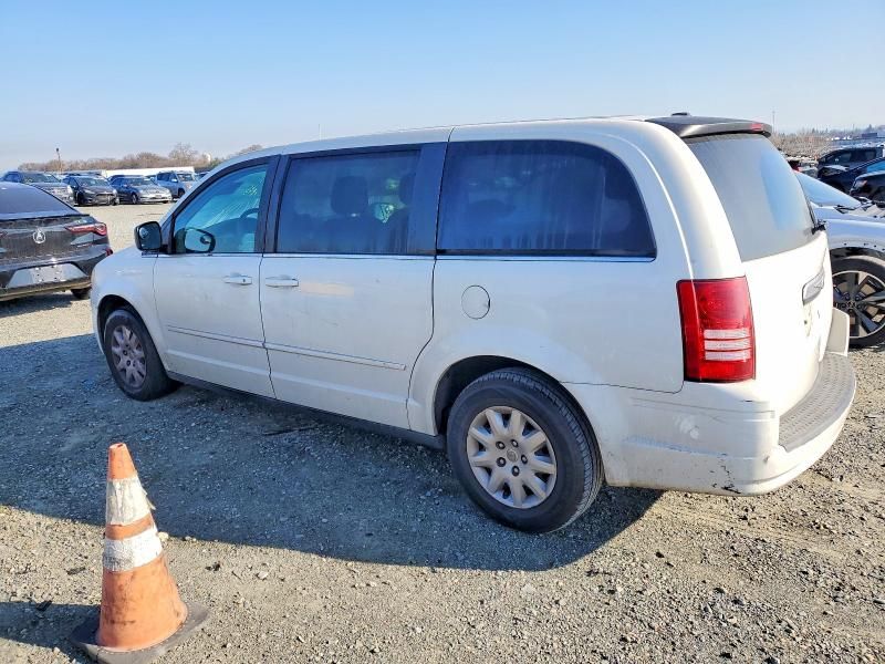 2010 Chrysler Town & Country lx