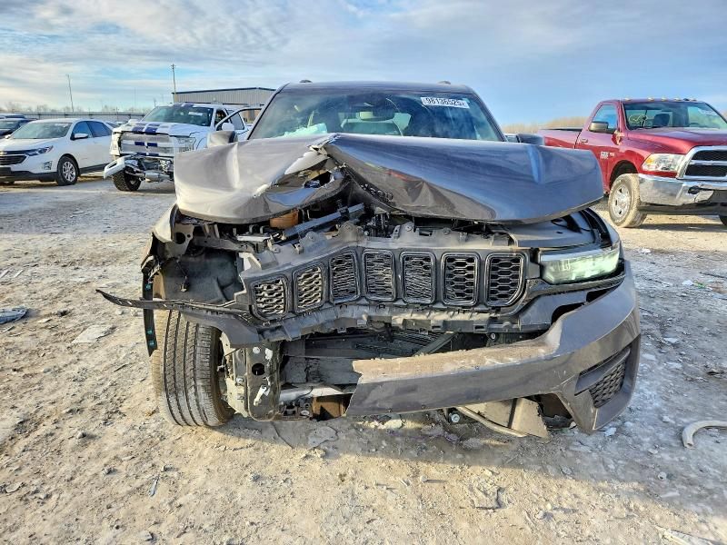 2023 Jeep Grand Cherokee Laredo