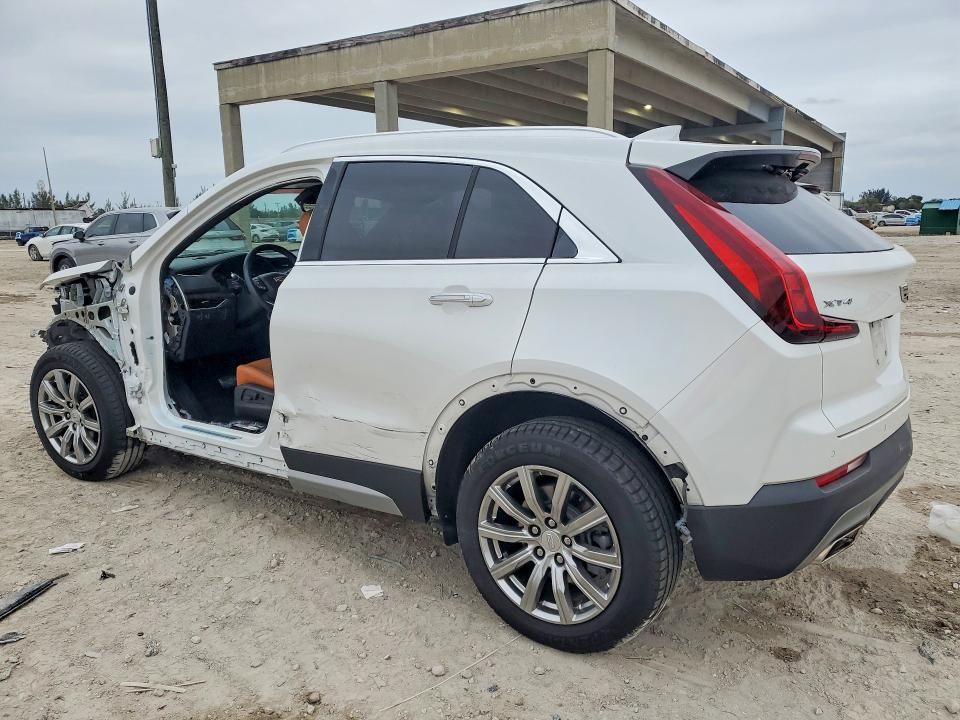 2022 Cadillac XT4 Premium Luxury