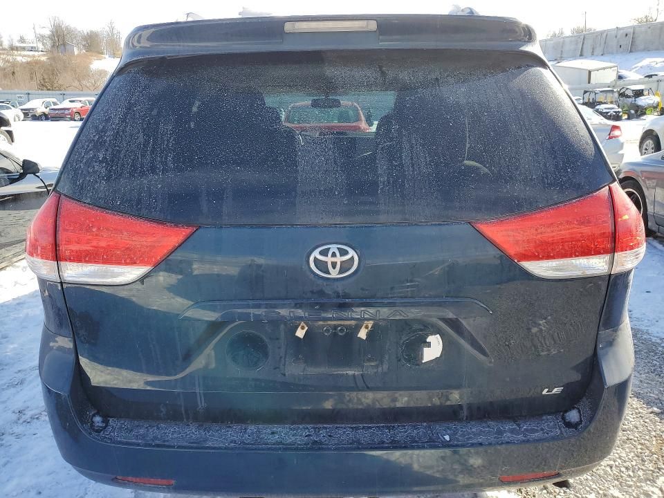 2012 Toyota Sienna le
