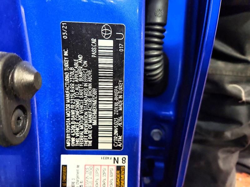 2021 Toyota C-hr xle