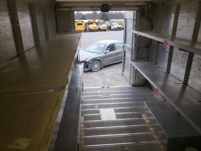 2022 Ford E450 Delivery Truck