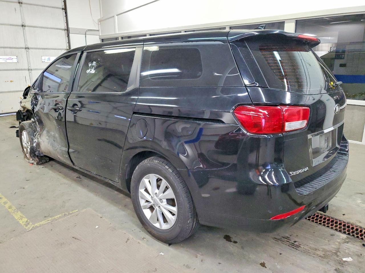 2015 KIA Sedona l