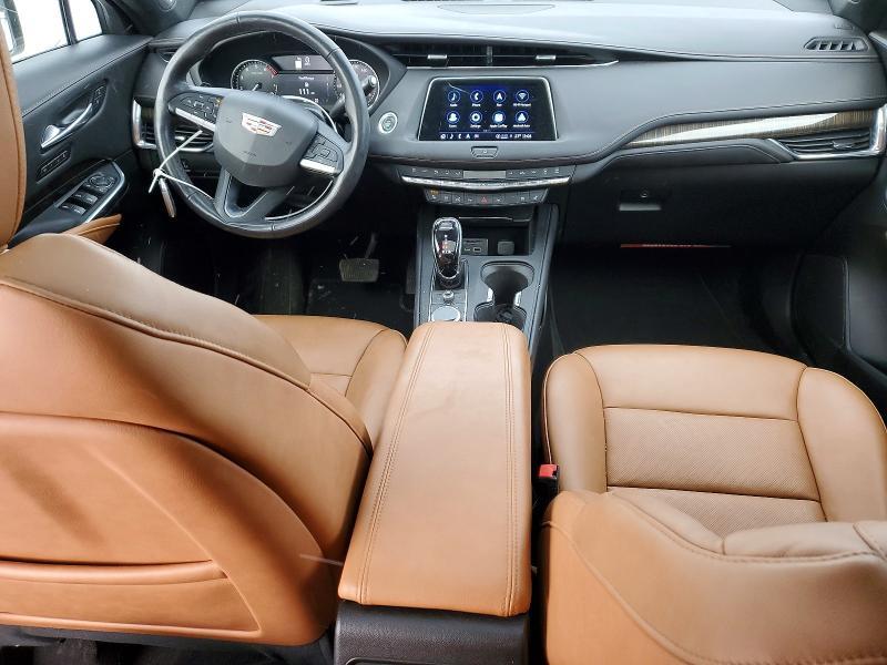 2022 Cadillac XT4 Premium Luxury