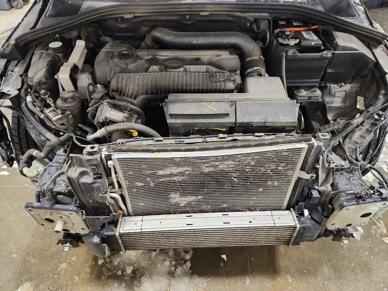 2016 Volvo V60 Cross Country Premier