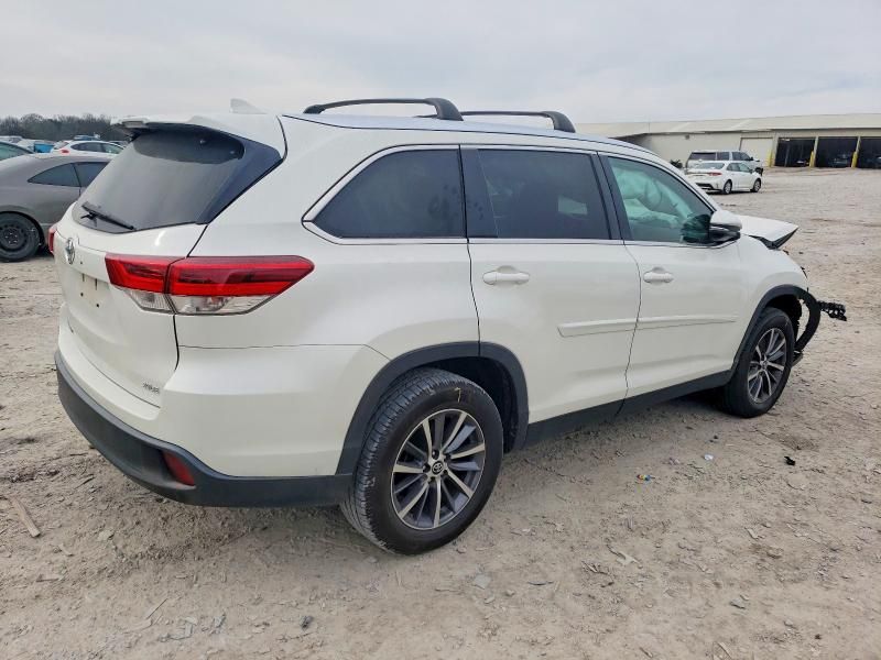 2019 Toyota Highlander se
