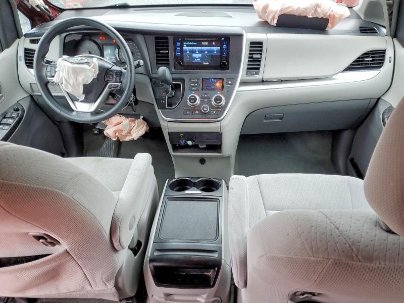 2016 Toyota Sienna le