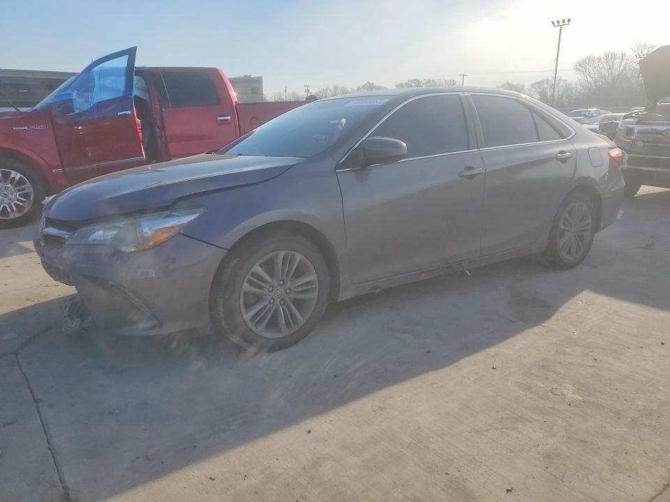 2016 Toyota Camry se