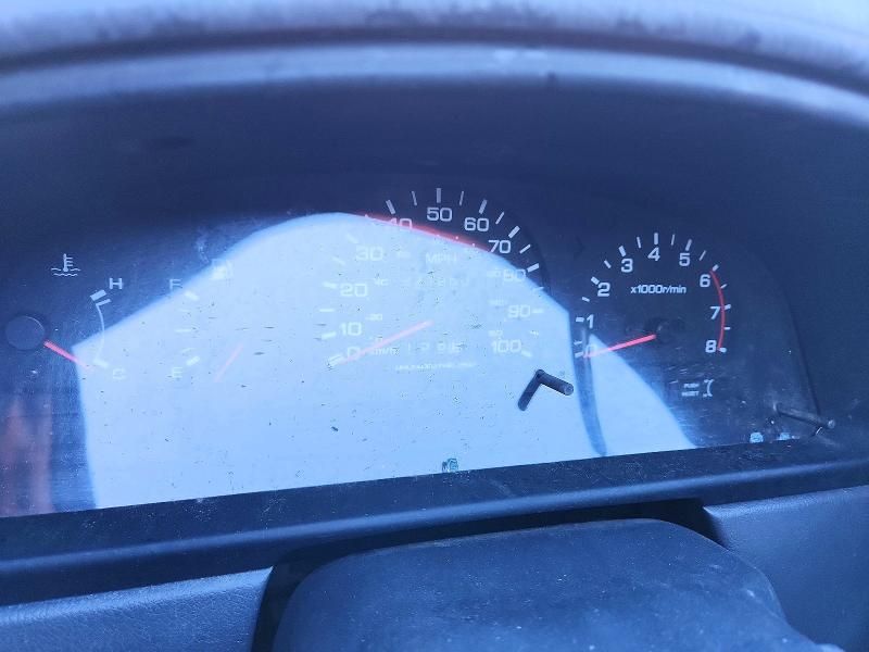 1995 Nissan Pathfinder xe