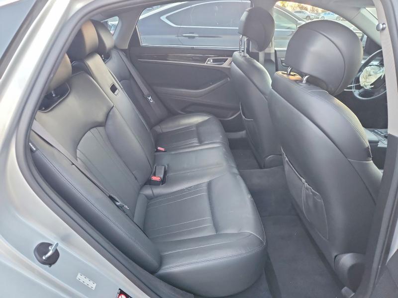 2018 Genesis G80 Base