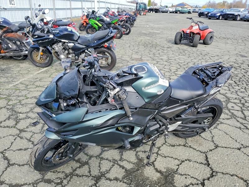 2025 Kawasaki EX650 P