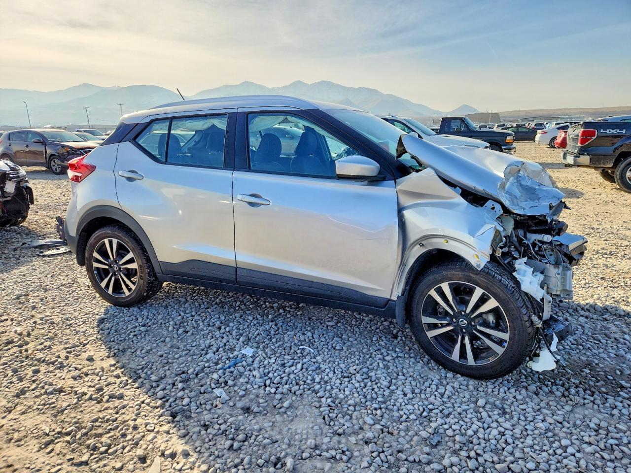2020 Nissan Kicks sv