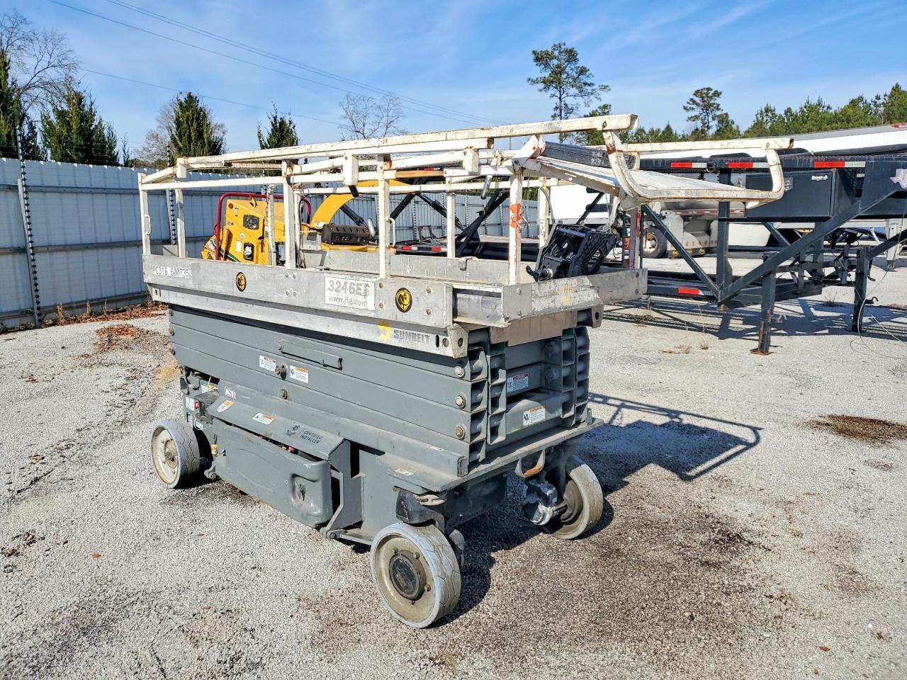 2014 JLG Scissor Lift