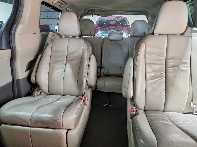 2012 Toyota Sienna xle