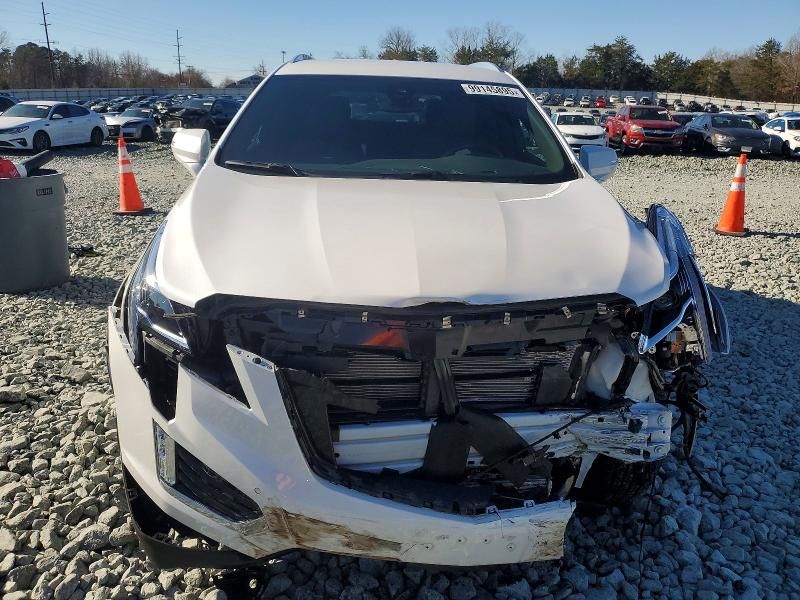 2025 Cadillac XT5 Luxury
