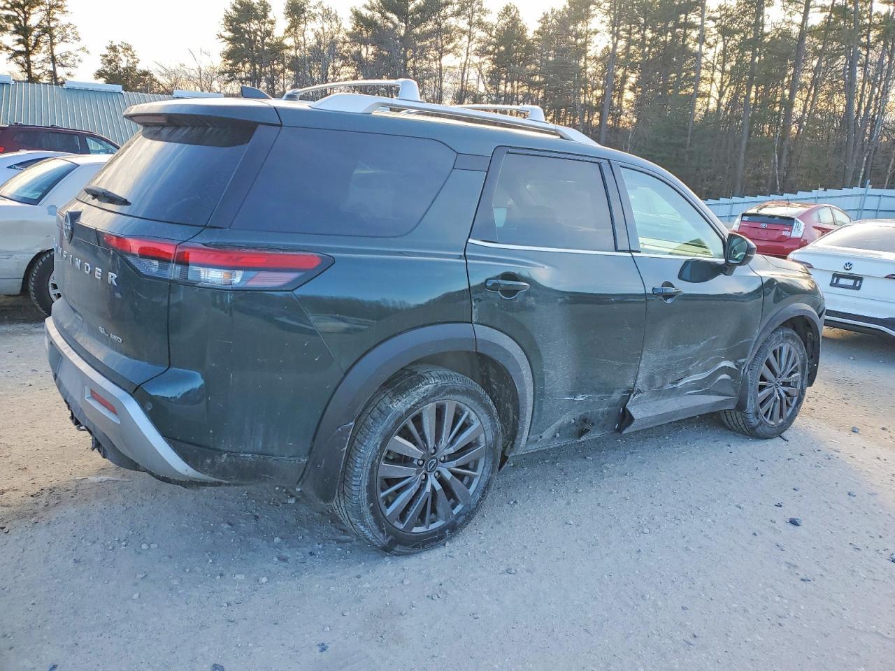 2023 Nissan Pathfinder sl