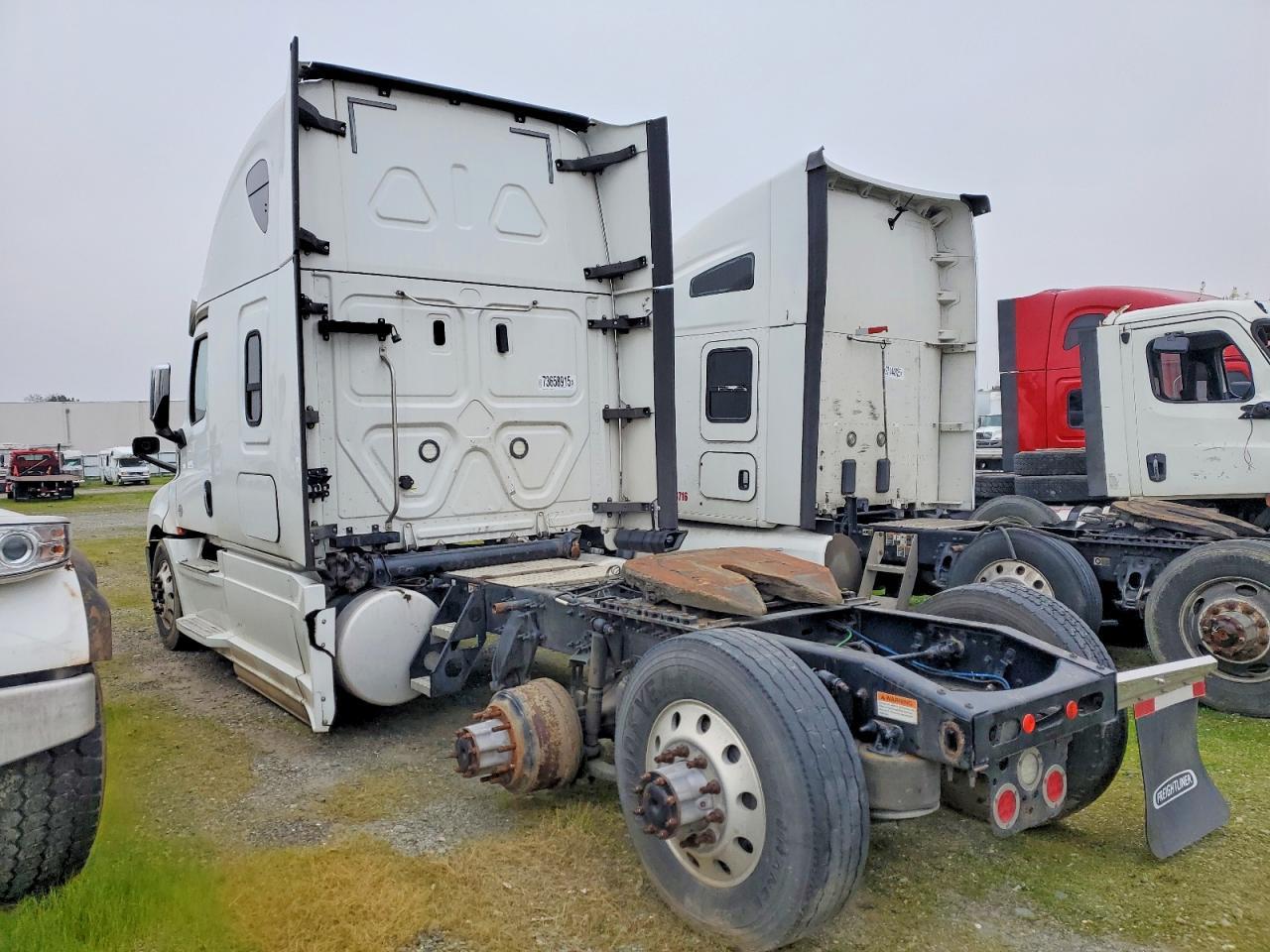 2020 Freightliner Cascadia 126 Semi Truck